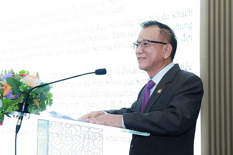 Ông Đặng Anh Tuấn, Phó tổng giám đốc Vietnam Airlines phát biểu tại buổi lễ.