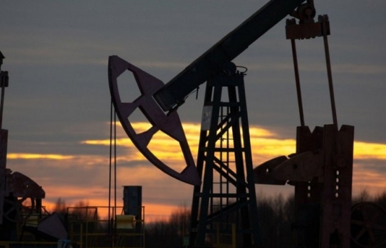 Giá dầu bất ngờ đảo chiều giảm mạnh