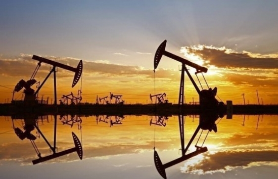Kỳ vọng FED sớm hạ lãi suất mờ nhạt kéo giá dầu suy yếu