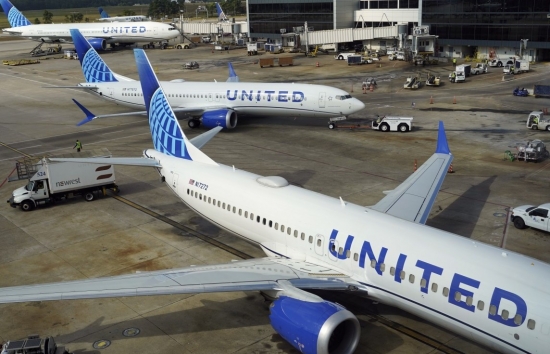 United Airline yêu cầu phi công nghỉ phép không hưởng lương
