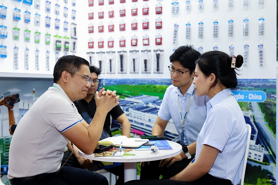 100 doanh nghiệp tham gia giao thương tại triển lãm ngành văn phòng phẩm lần đầu tiên tổ chức tại Việt Nam