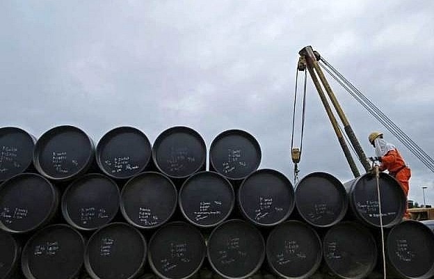 Tồn kho xăng dầu Mỹ giảm kéo giá phục hồi