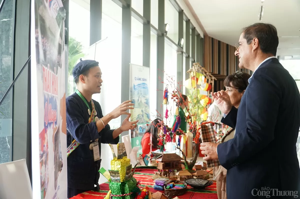 Quảng bá sản phẩm OCOP, nông sản đặc trưng tại Hội nghị quốc tế Du lịch nông thôn Quảng bá sản phẩm OCOP, nông sản đặc trưng tại Hội nghị quốc tế Du lịch nông thôn