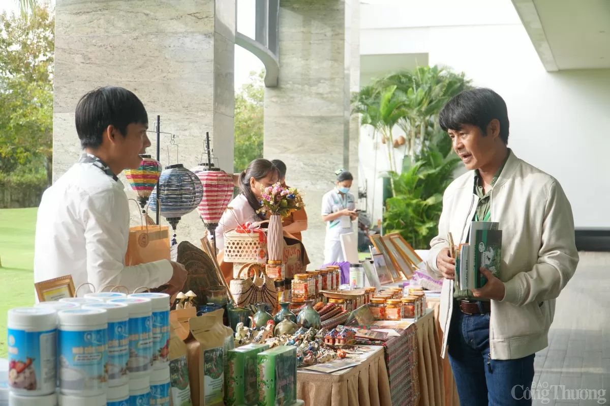 Quảng bá sản phẩm OCOP, nông sản đặc trưng tại Hội nghị quốc tế Du lịch nông thôn Quảng bá sản phẩm OCOP, nông sản đặc trưng tại Hội nghị quốc tế Du lịch nông thôn