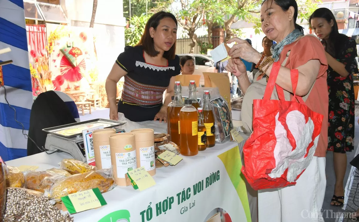 Phiên chợ sản phẩm OCOP, đặc sản có gì đặc biệt?