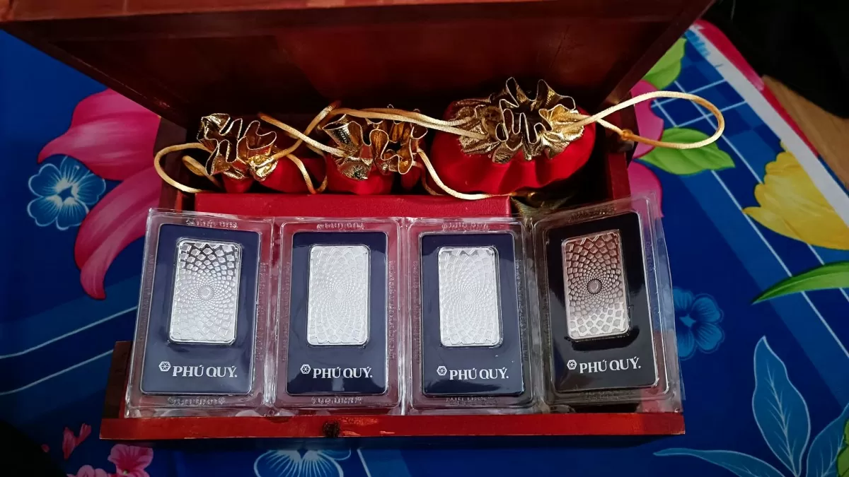 Giá vàng lập đỉnh, cơ hội sinh lời từ bạc miếng