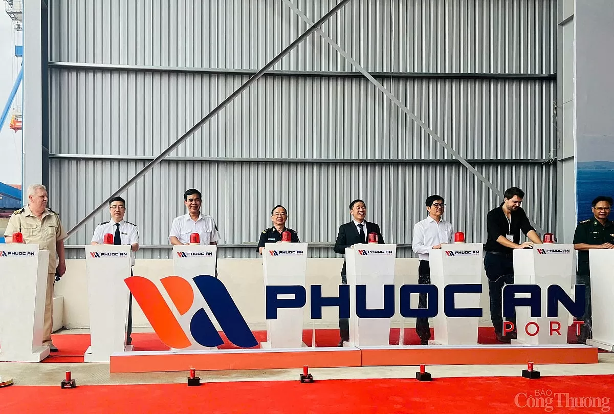 Chuyến hàng đầu tiên của hãng tàu MSC cập cảng Phước An