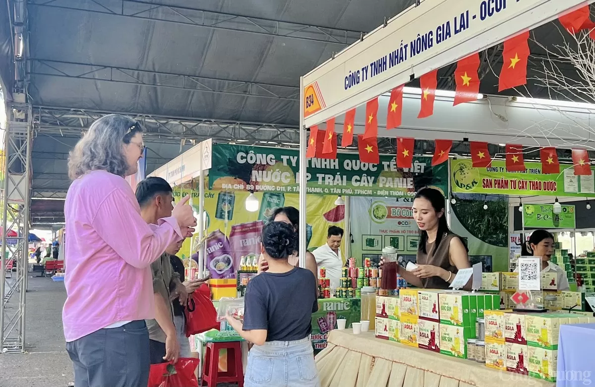 200 gian hàng tại Hội chợ triển lãm thương mại Gia Lai 200 gian hàng tại Hội chợ triển lãm thương mại Gia Lai